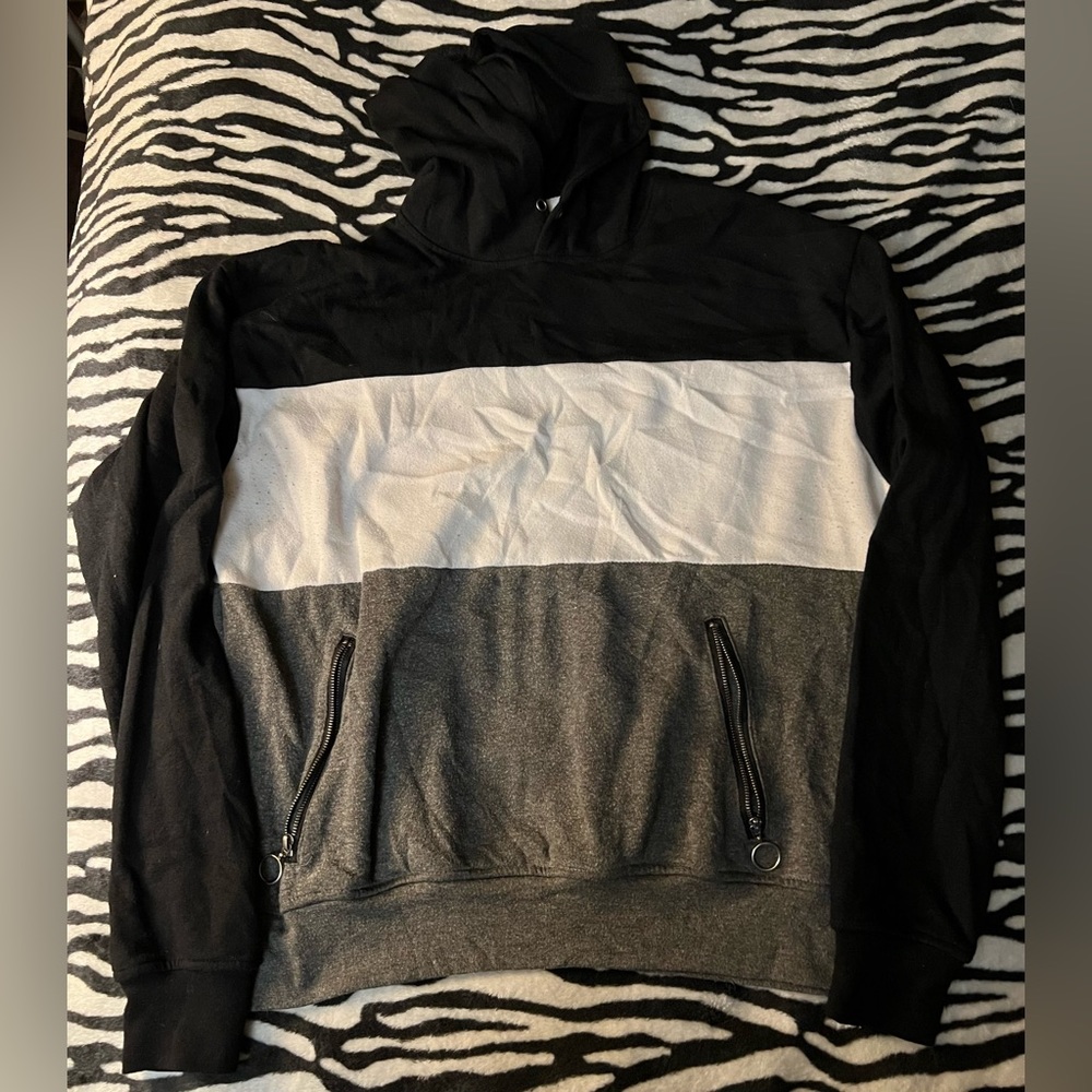 🖤GUC🖤 Zine (Zumiez) Hoodie